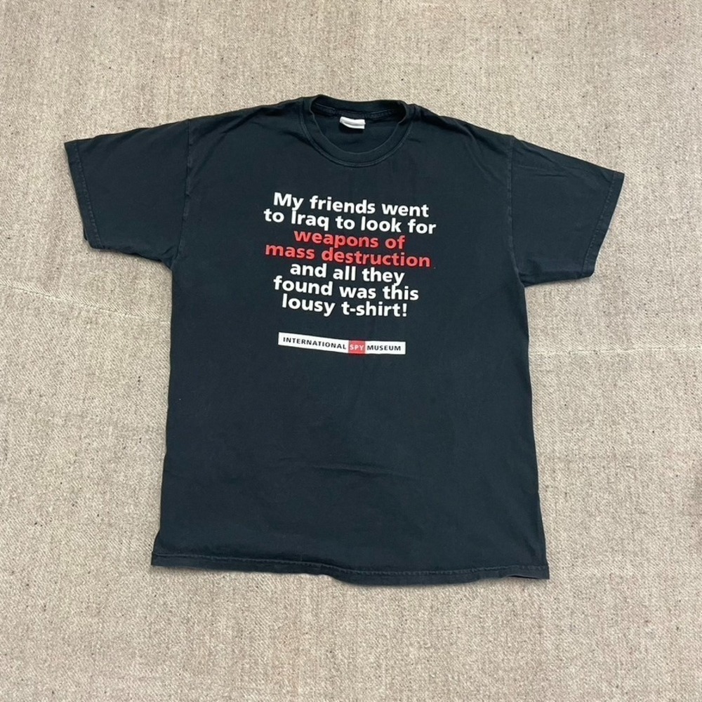 Vintage Spy Museum Iraq WMD Graphic T-Shirt Men Large Black 1990s Hanes